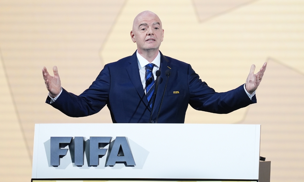 中攻入雙位 中攻入雙位