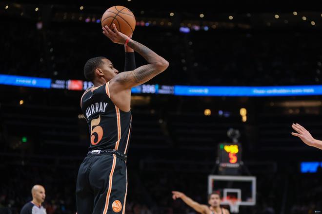 示出超强的 示出超强的