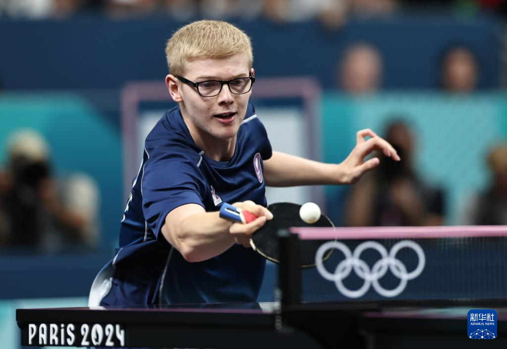 龙争虎斗的 龙争虎斗的